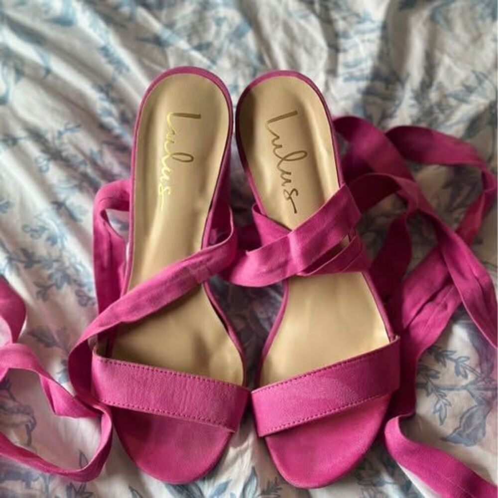 Lulus pink lace up heels size 9